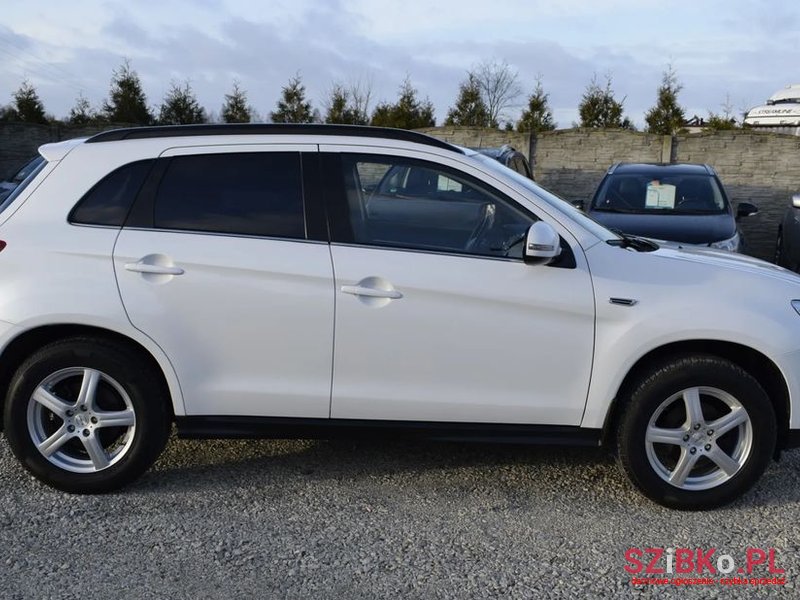 2015' Mitsubishi ASX photo #6