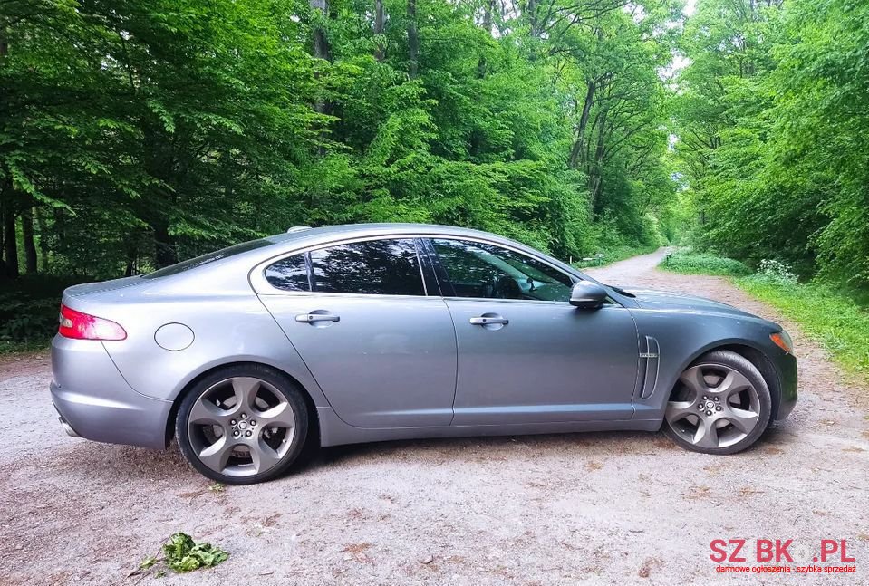 2010' Jaguar XF photo #4