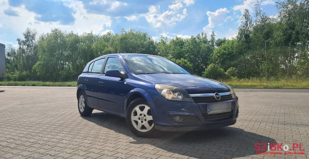 2004' Opel Astra Iii 1.7 Cdti Cosmo photo #1