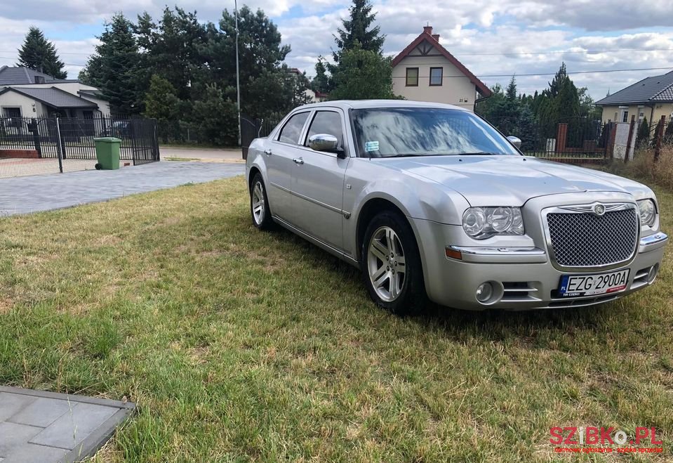 2005' Chrysler 300C photo #2