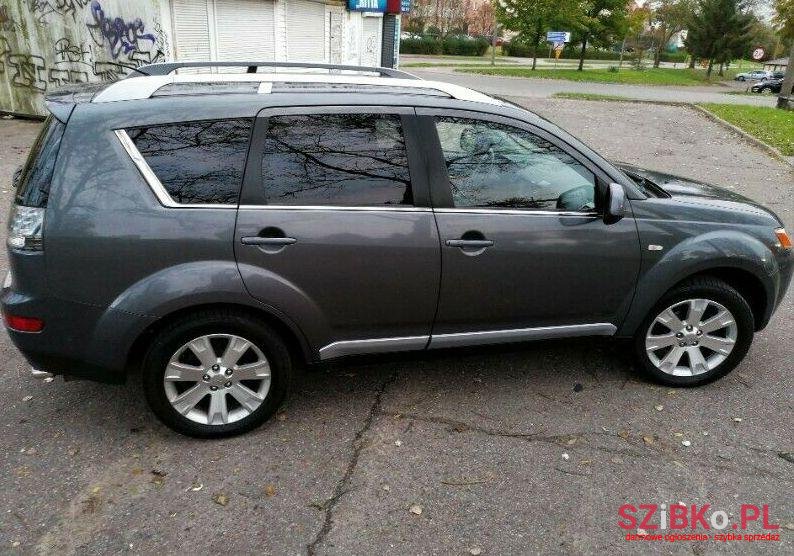 2008' Mitsubishi Outlander photo #1