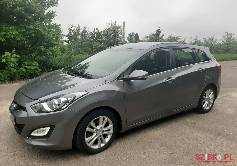 2013' Hyundai i30 photo #1