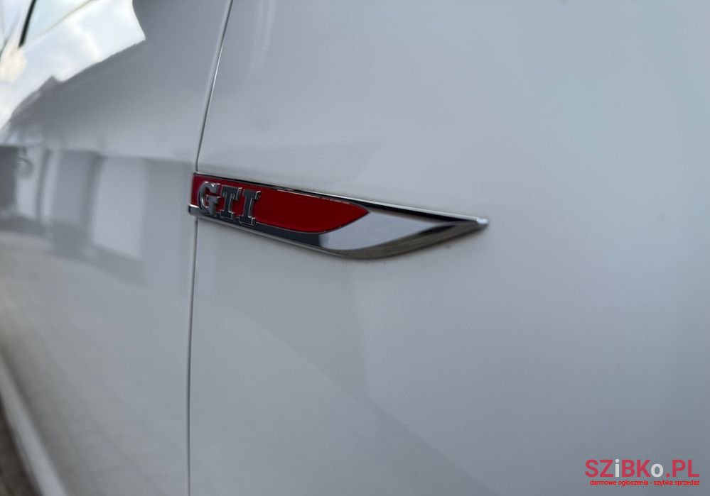 2018' Volkswagen Golf photo #5