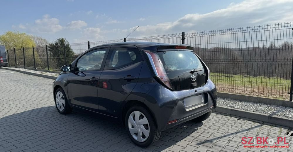 2015' Toyota Aygo 1.0 Vvt-I photo #3