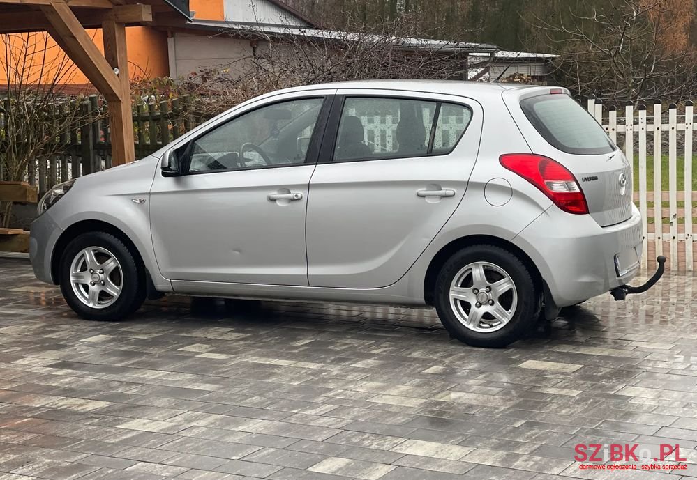 2009' Hyundai i20 1.2 Classic + photo #4