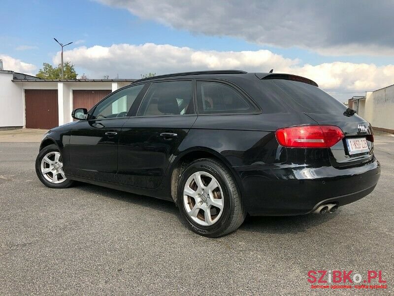 2011' Audi A4 photo #4