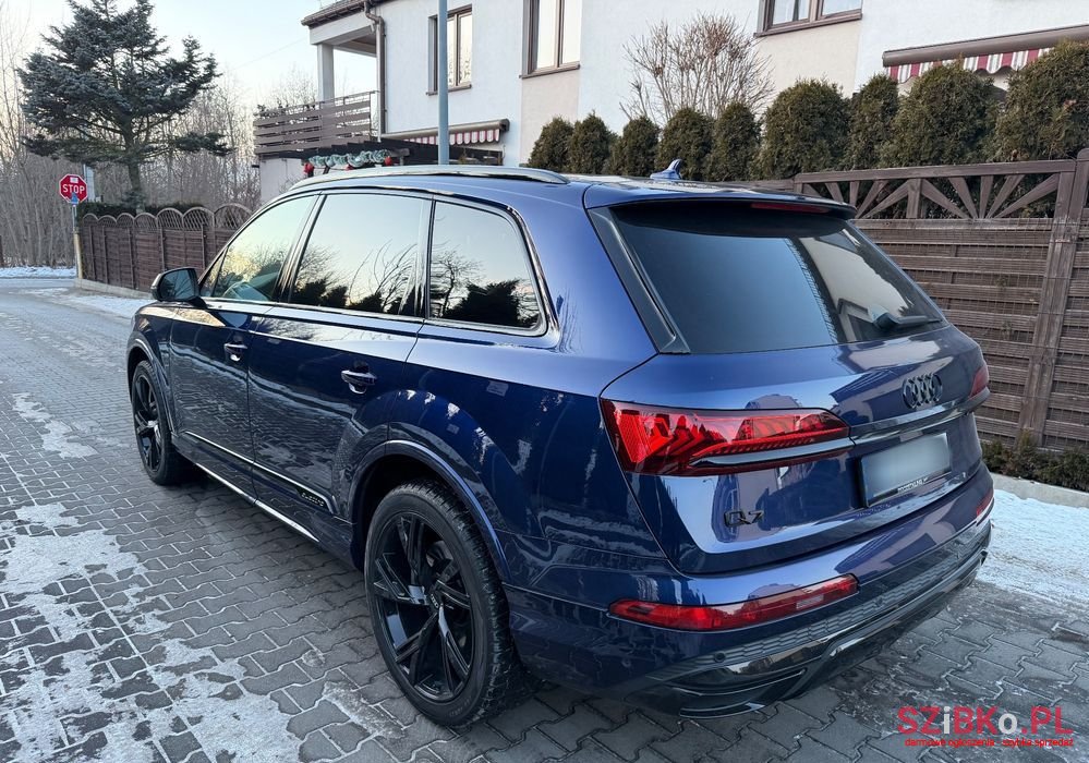 2020' Audi Q7 photo #6