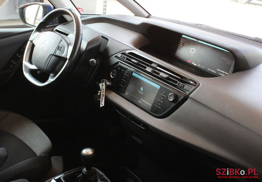 2016' Citroen C4 Picasso photo #1