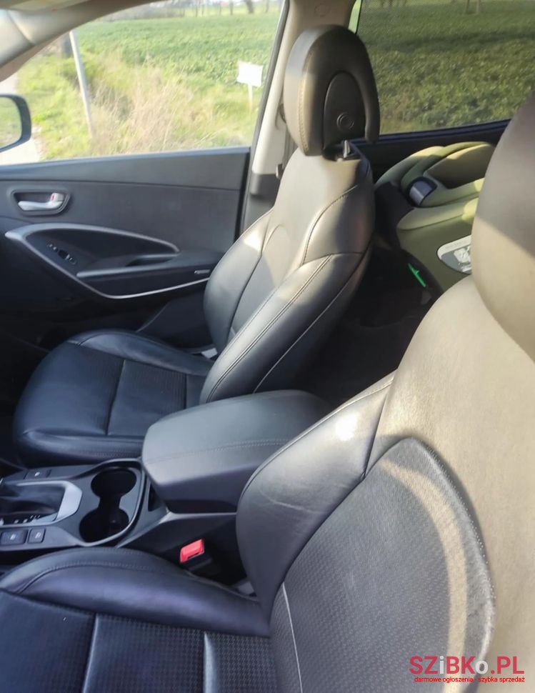 2014' Hyundai Santa Fe 2.0 T Sport Utility photo #5