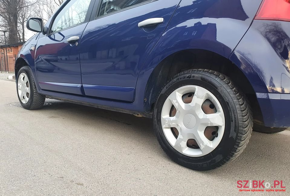 2009' Dacia Sandero photo #3