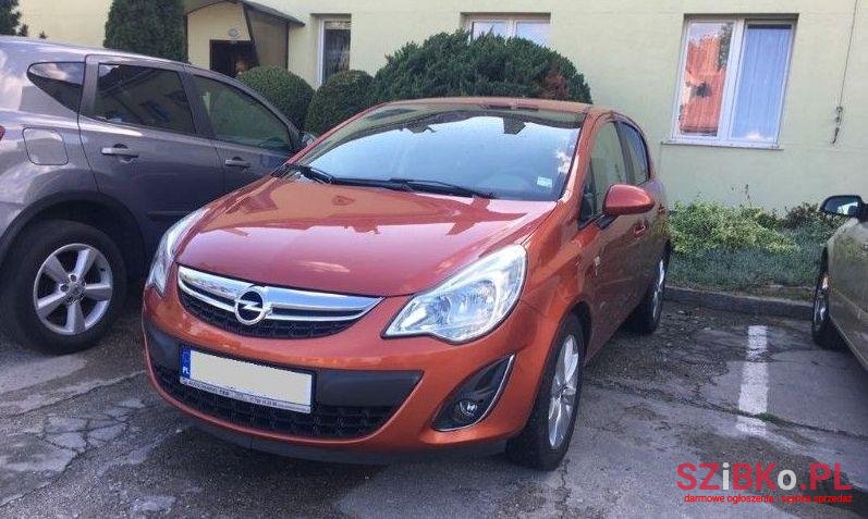 2012' Opel Corsa photo #1