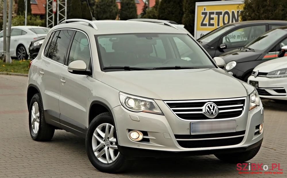 2010' Volkswagen Tiguan photo #3