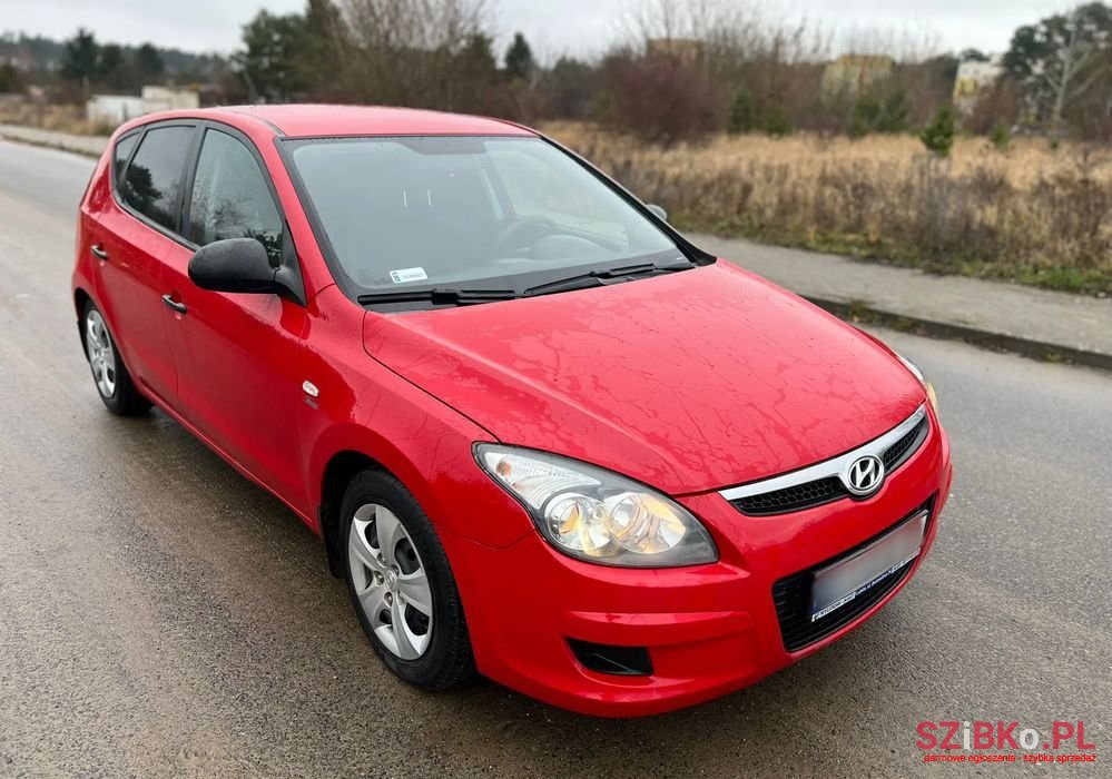 2010' Hyundai i30 1.4 Base photo #1