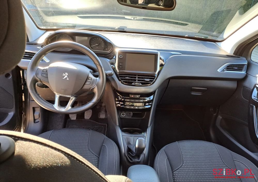 2016' Peugeot 208 1.2 Puretech Allure photo #5