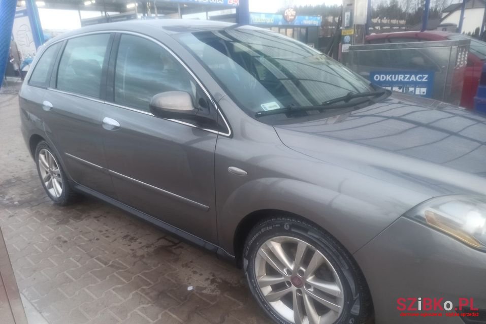 2009' Fiat Croma photo #2