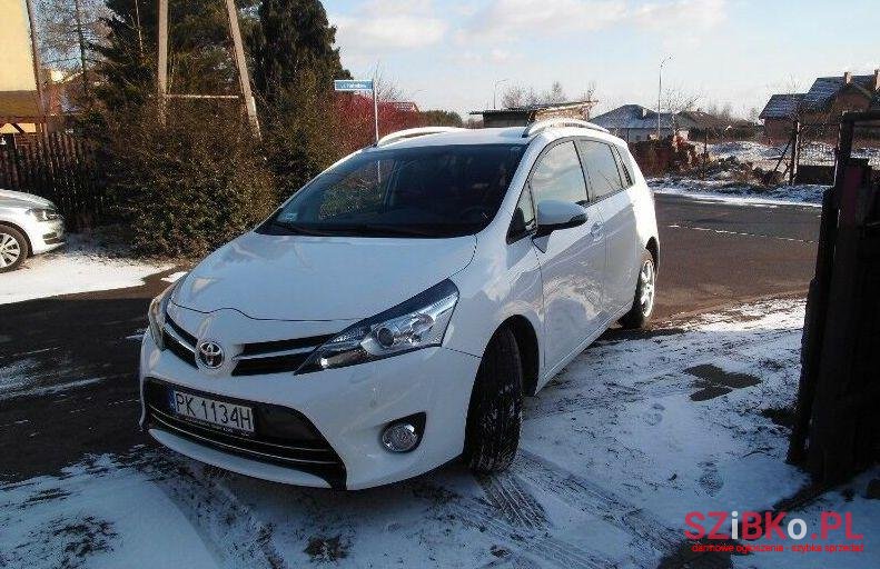 2015' Toyota Verso photo #1