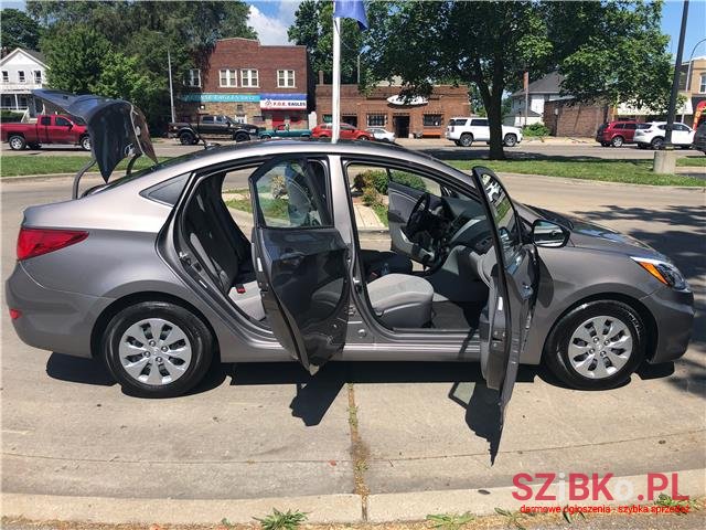 2017' Hyundai Accent photo #7