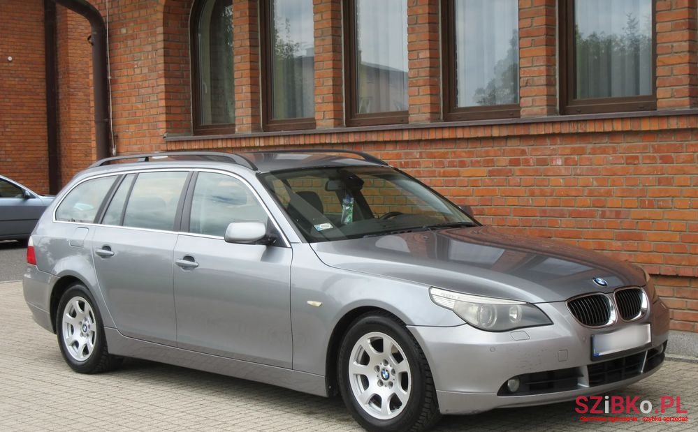 2005' BMW 5 Series 525D Touring photo #6