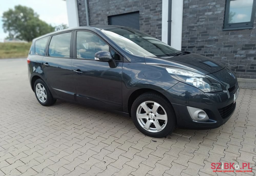 2011' Renault Grand Scenic photo #4