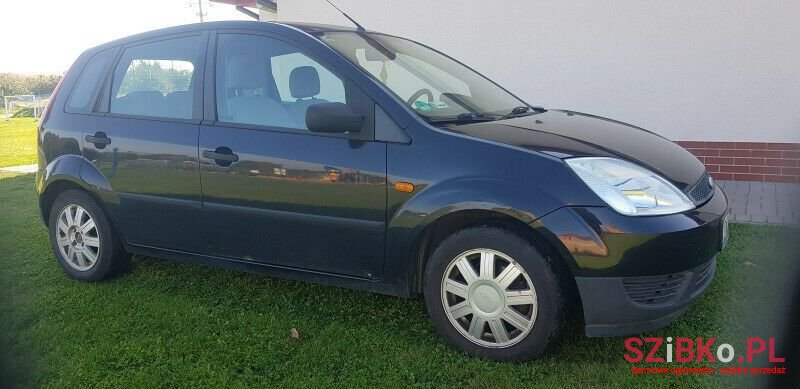 2002' Ford Fiesta photo #3
