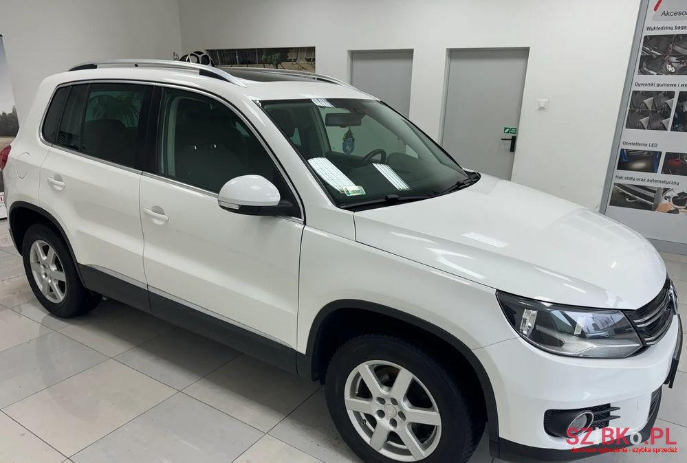 2012' Volkswagen Tiguan photo #6