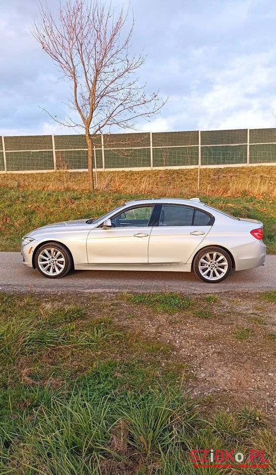 2016' BMW 3 Series photo #4