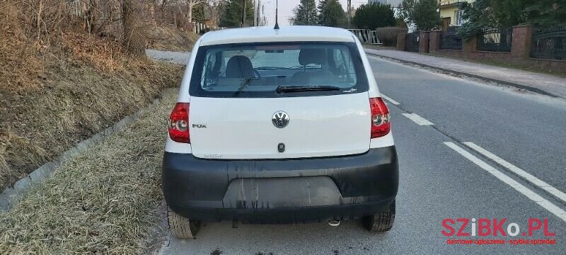 2010' Volkswagen Fox photo #6