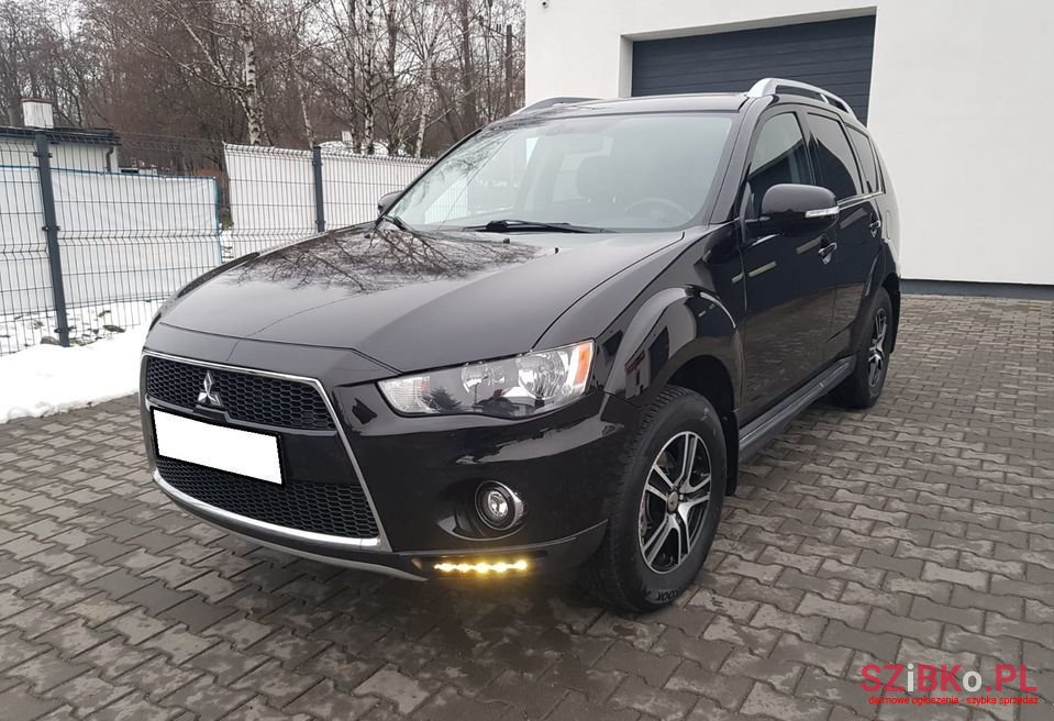 2010' Mitsubishi Outlander photo #4