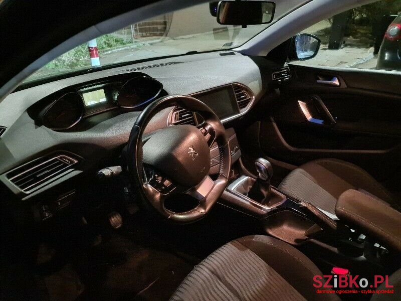 2014' Peugeot 308 photo #5