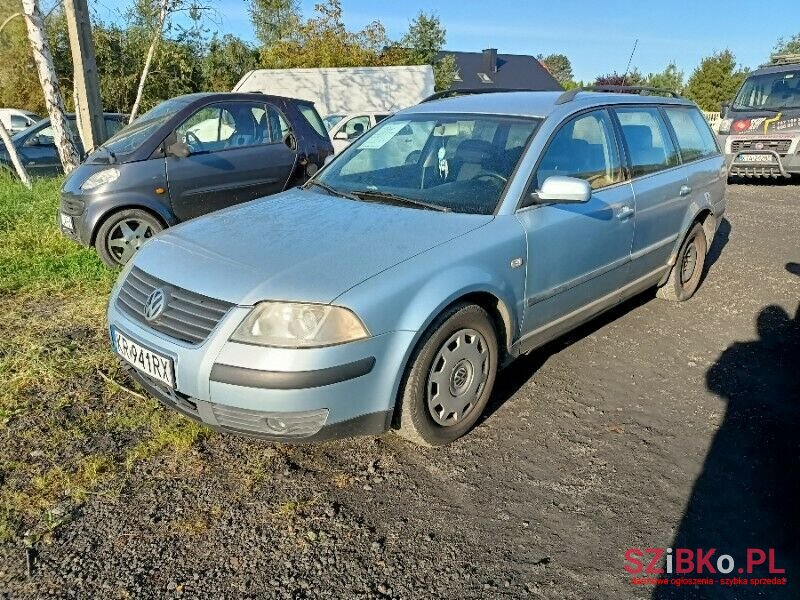 2001' Volkswagen Passat photo #2