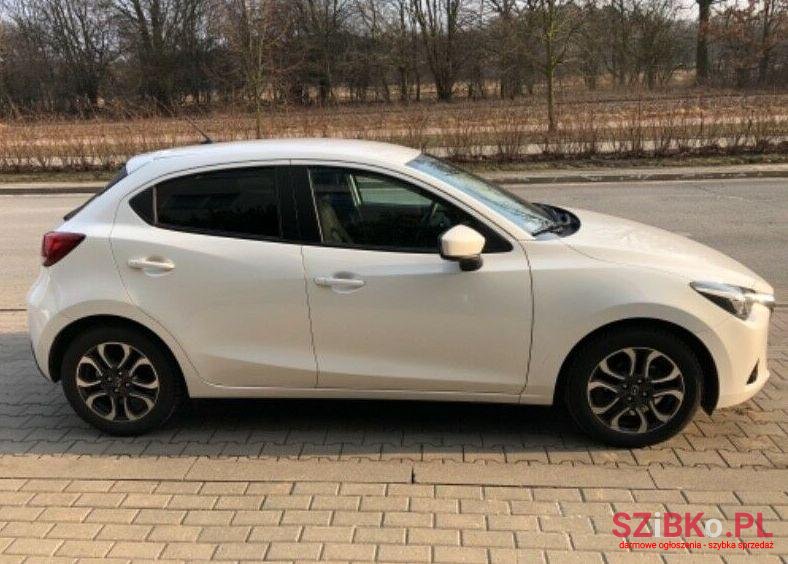 2016' Mazda 2 photo #1