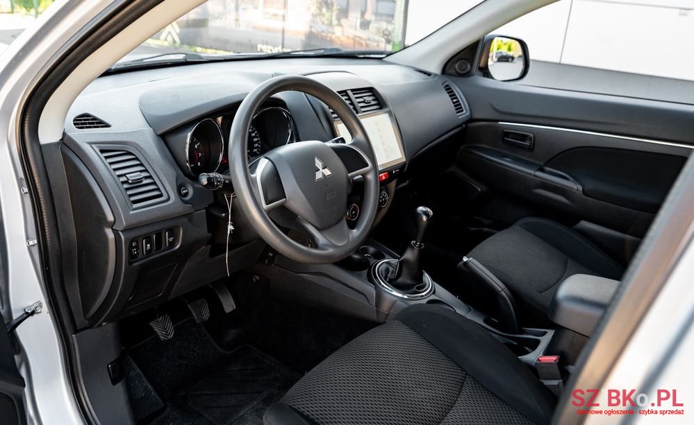 2014' Mitsubishi ASX photo #5