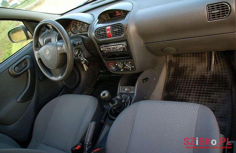 2004' Opel Corsa photo #2