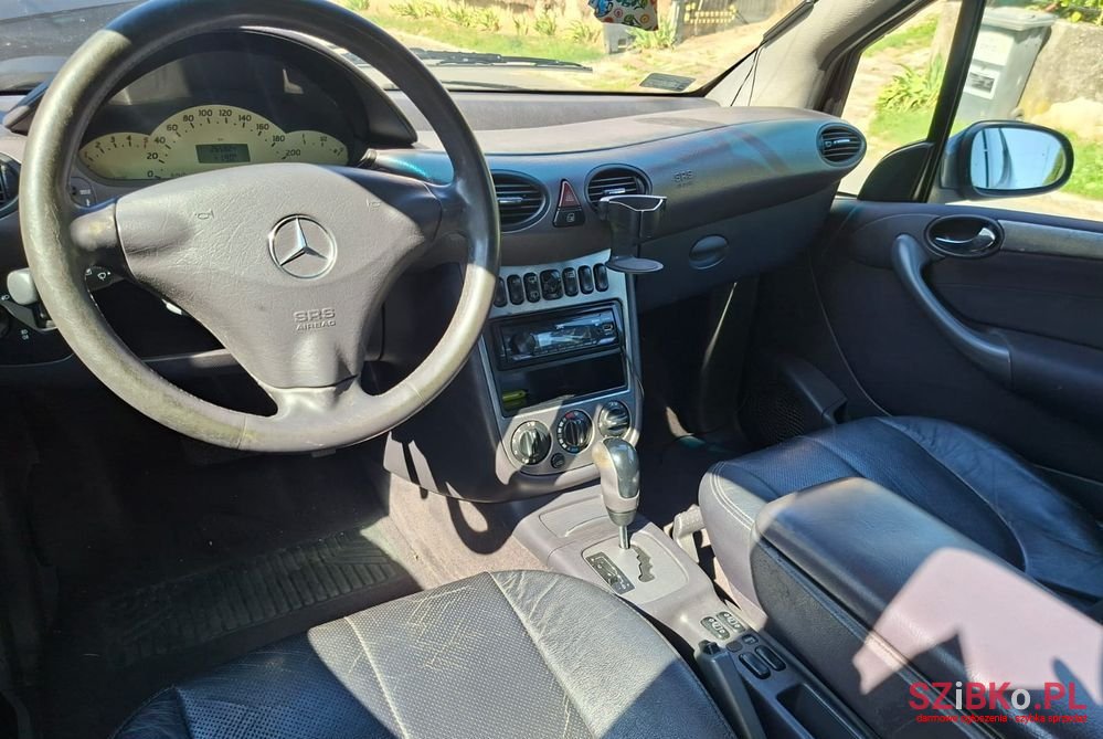 2002' Mercedes-Benz A-Class photo #2