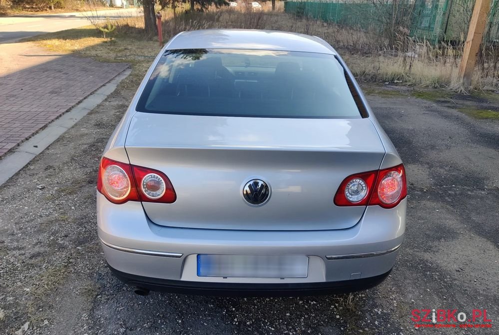 2006' Volkswagen Passat 1.6 Family photo #6
