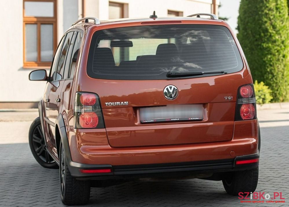 2008' Volkswagen Touran 1.4 Tsi Cross photo #2