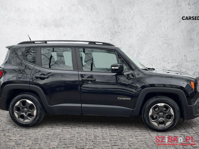 2017' Jeep Renegade photo #6