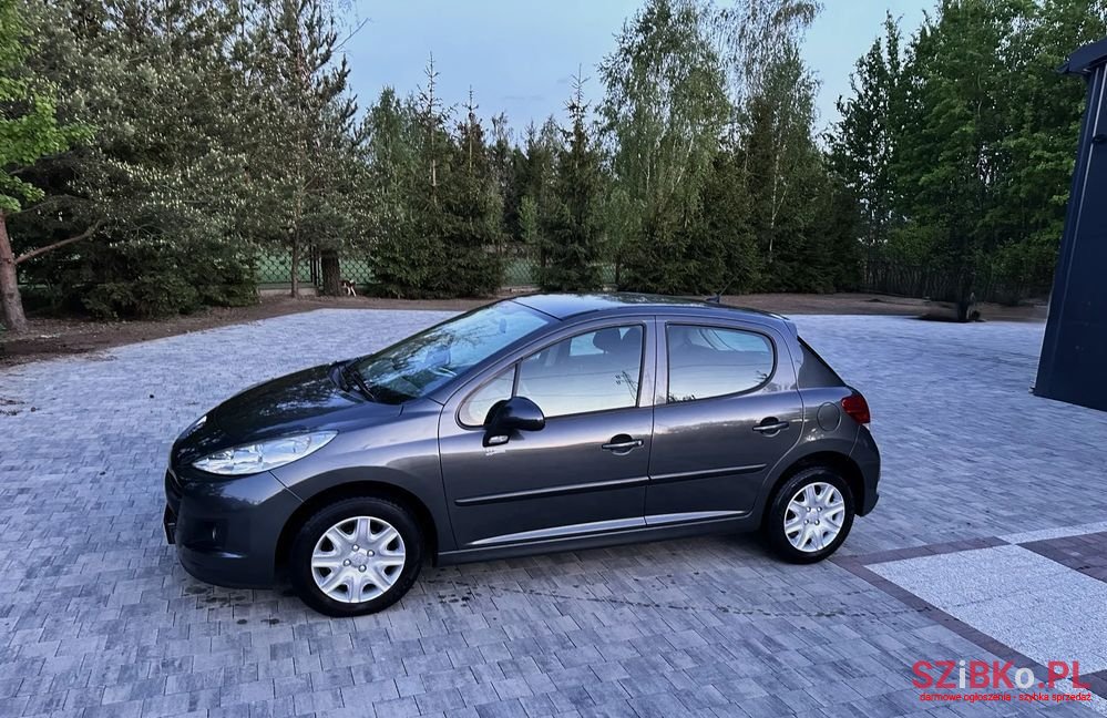 2009' Peugeot 207 1.4 Trendy photo #1