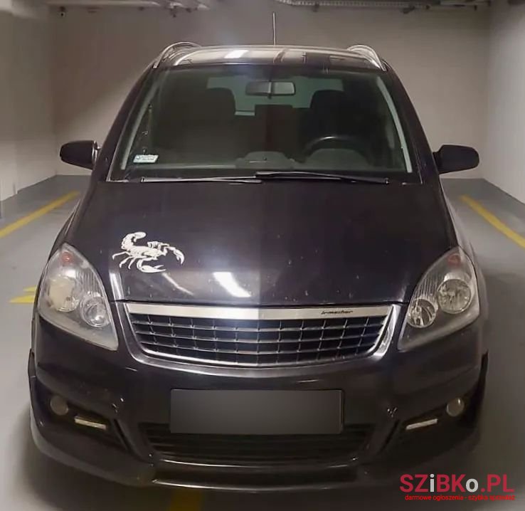 2005' Opel Zafira 1.9 Cdti Cosmo photo #1