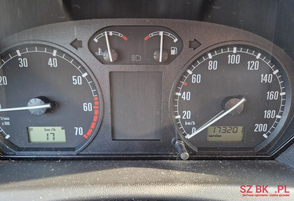 2001' Skoda Fabia photo #2