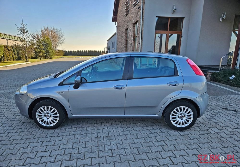 2009' Fiat Grande Punto 1.4 8V Speed photo #4