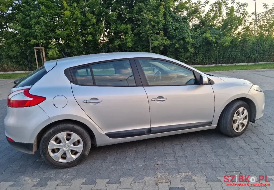 2010' Renault Megane photo #2