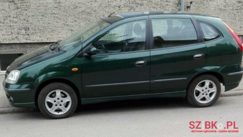2005' Nissan Almera photo #1