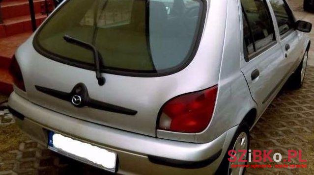 2002' Mazda 121 photo #5