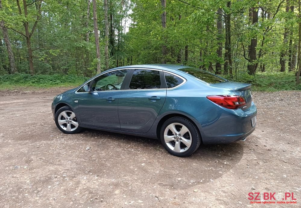 2017' Opel Astra photo #5