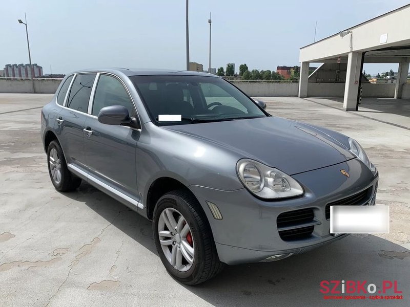 2004' Porsche Cayenne Standard photo #1