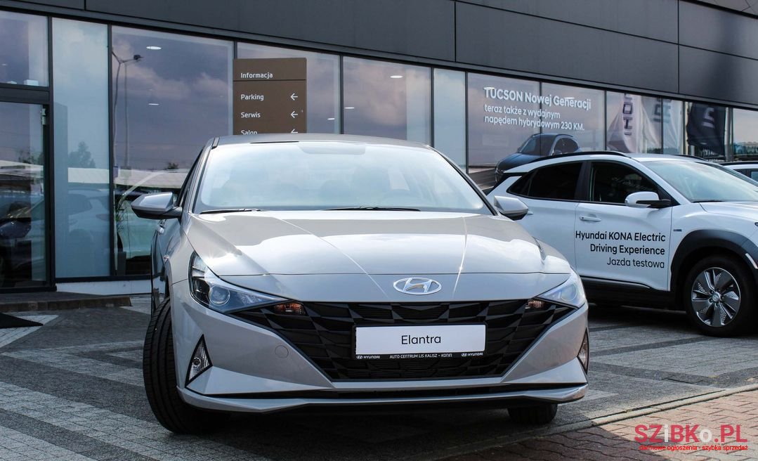 2022' Hyundai Elantra photo #1