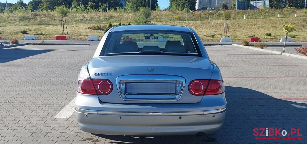 2003' Kia Opirus 3.5I V6 Luxury photo #3