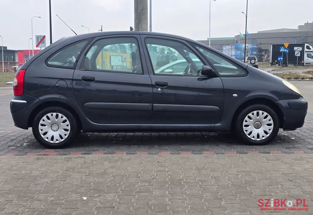 2005' Citroen Xsara Picasso photo #3