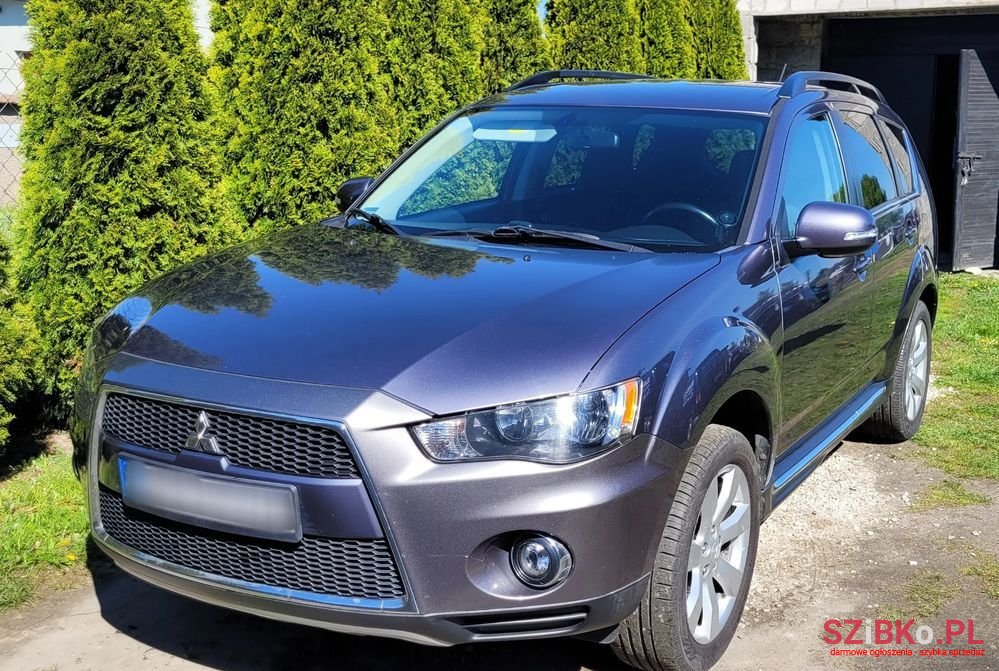 2011' Mitsubishi Outlander 2.0 Intense 2Wd photo #1